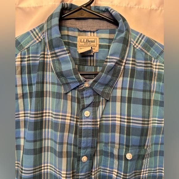 L.L Bean Slightly Fitted Men’s Short Sleeve Blue Plaid 100% Cotton Shirt Size XL - Picture 2 of 7